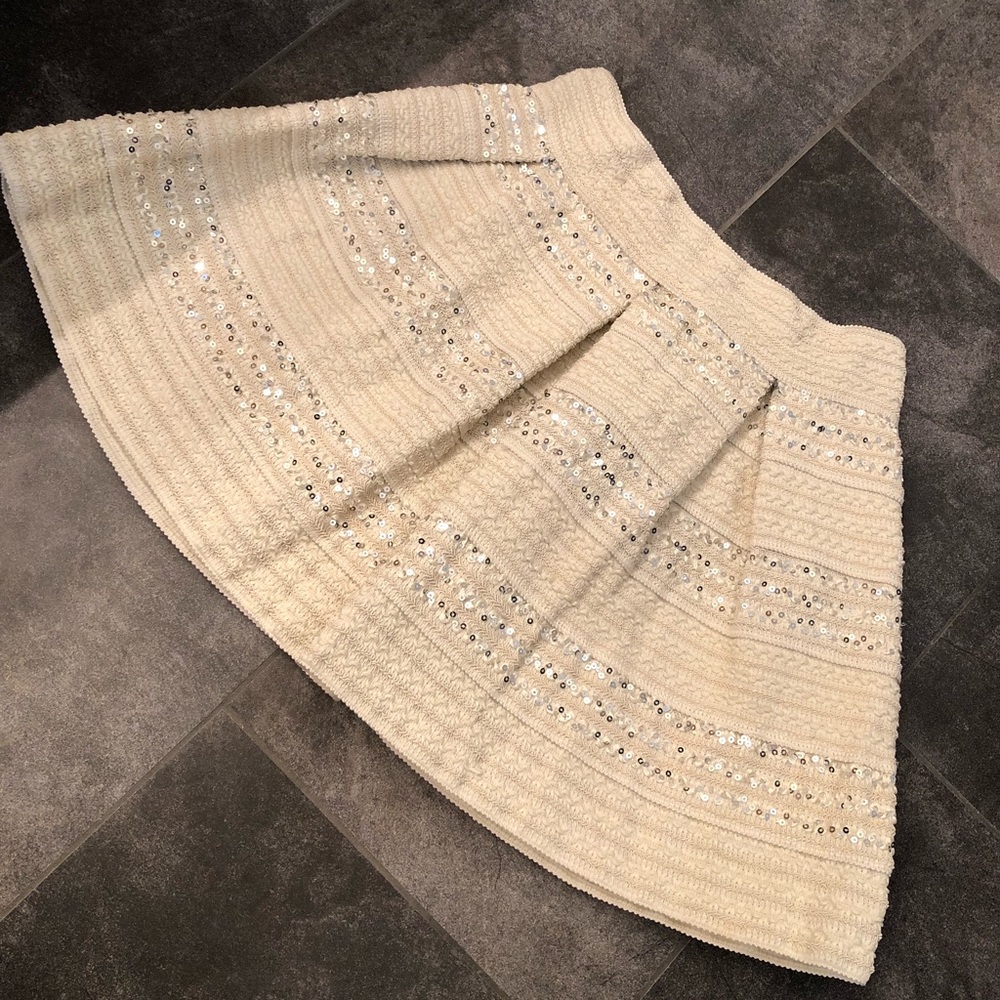 Pleated sequined knit skirt